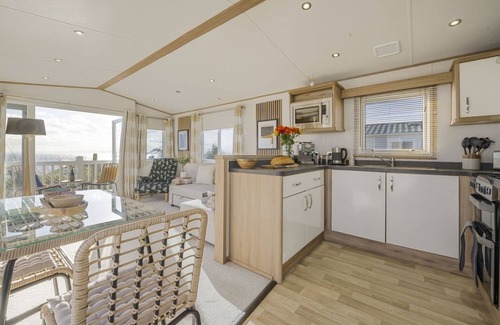 Rhoose House | Seaviews Porthkerry Holiday Park Sleeps 6