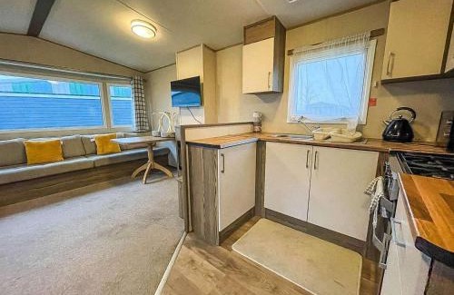 Clacton-on-Sea Resort | Seawick Caravan 922