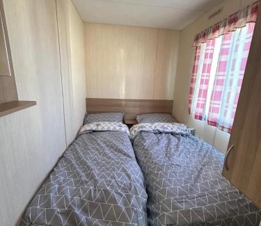 Clacton-on-Sea Resort | Seawick Holiday Home Horizon 363