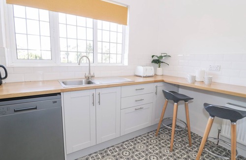 Rhos on Sea Cottage | SEAWINDS 2A, pet friendly, character holiday cottage in Rhos-On-Sea