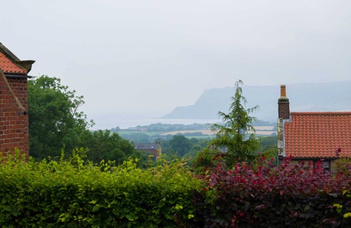 Whitby Cottage | SEAWINDS, family friendly, with open fire in Robin Hood’s Bay
