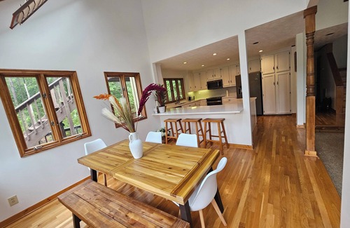 Lincolnton House | Secluded 3 bedroom retreat on Lake Thurmond/Hill with a private dock.