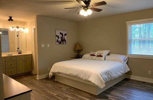 Royal Other | Secluded and Peaceful Ranch House