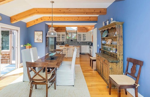 Grahams Island State Park House | Secluded Bayfront Retreat — Cozy Southampton Escape