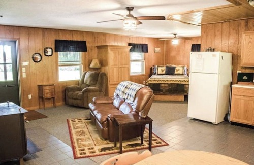 Triumph Cabin | Secluded Cabin Near Starved Rock W/Whirlpool Tub