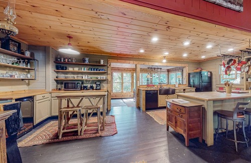 Sautee Nacoochee Cabin | Secluded cabin with game room, wood fireplace, firepit, & great decks