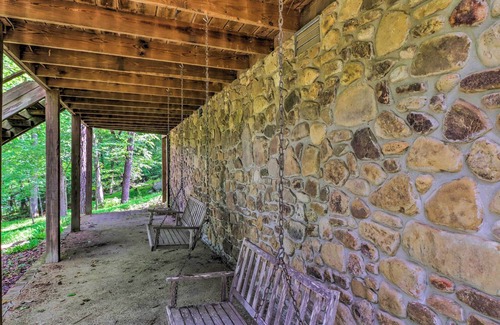 Newnata Cabin | Secluded Creekside Cabin w/ Kayaks Provided