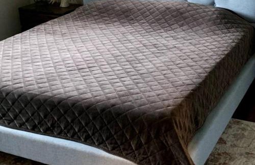 Will County House | Secluded Farmhouse W/5BD & Pool