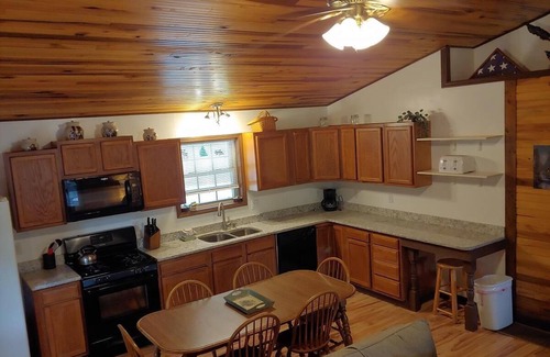 Primrose Cabin | Secluded, Great View! Hot Tub, Wood Fireplace, Screened in Porch, Arcade Games.