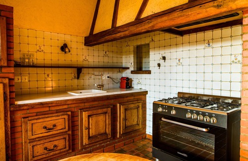 Gussainville House | Secluded group gite with all comforts (pool, spa, sauna, summer kitchen)