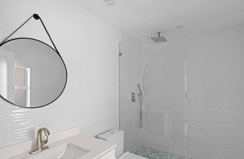 El Portal House | Secluded Guesthouse Oasis w/ Serene Outdoor Dining