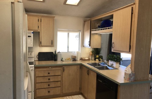 Meadview House | Secluded home in the Joshua Tree Forest close to the Grand Canyon West Skywalk