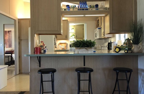 Meadview House | Secluded home in the Joshua Tree Forest close to the Grand Canyon West Skywalk