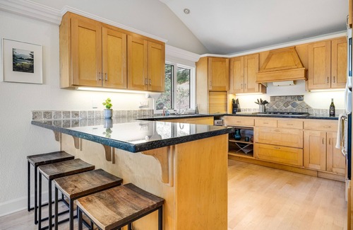 Cloverdale House | Secluded home with private saltwater pool, spa & amazing view - dog-friendly