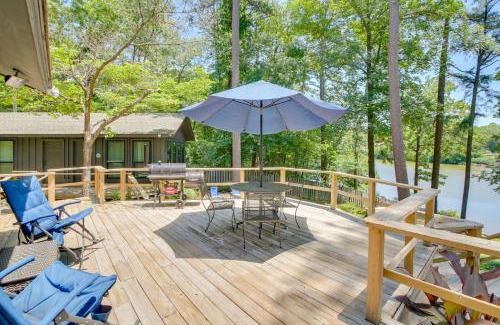 Mid America House | Secluded Lake Hamilton Access Hot Springs Home