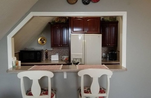 Dandridge Apartment | Secluded Lofty Escape