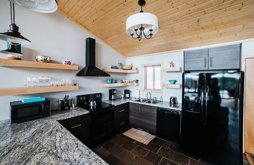 Trion Cabin | Secluded Modern space, Mountain Views, all year heated Swim Spa & Hot Tub