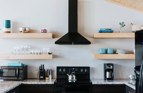 Trion Cabin | Secluded Modern space, Mountain Views, all year heated Swim Spa & Hot Tub