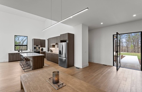 Sewanee House | Secluded, modern, spectacular views, hot tub on 18 acres. Firepit,games & more!