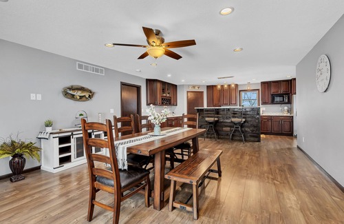 Farwell House | Secluded multi-family lakeside getaway Alexandria