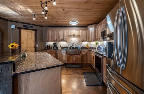 Ste Genevieve House | Secluded Private Cabin with Pool, hot tub, fireplace & so much more
