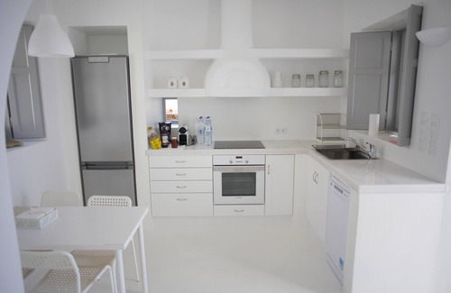 Ios Town Villa | Secluded private villa, seaviews & sunsets, prime location