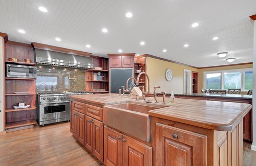 Sutter Creek Other | Secluded retreat with views, close to skiing, wine tasting & historic gold towns