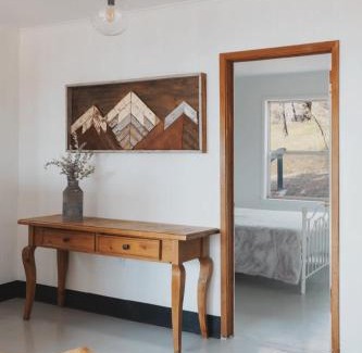 Dunlap House | Secluded rustic 2-bedroom cabin on nature retreat