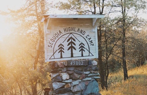 Dunlap Cabin | Secluded rustic 2-bedroom cabin on nature retreat