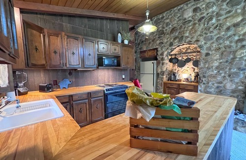 Custer House | Secluded Setting On French Creek In The Southern Black Hills