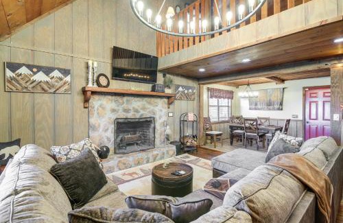Sevierville House | Secluded Sevierville Cabin Hot Tub and Mtn Views!