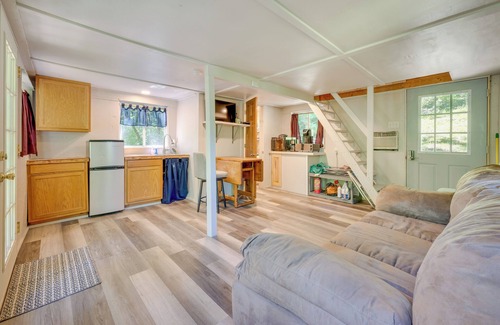 Booneville Cabin | Secluded St Charles Cabin w/Gas Grill + Fire Pit!