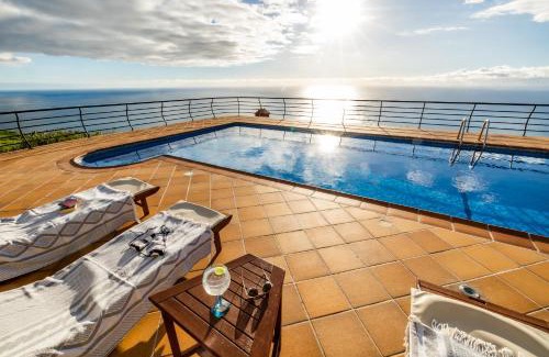 Paul do Mar Villa | Secluded Sunset Villa on Cliff & 180 Degree Ocean Views