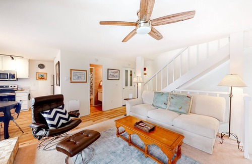 Elkhorn Village Condo | Second-floor condo with hot tub, pool, free WiFi, & gas fireplace - near slopes