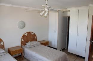 Leisure Crest Resort | Secret Sands Glenmore Beach