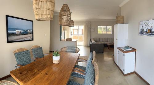 Jeffreys Bay Apartment | Secrets 1 at Waterkant 7