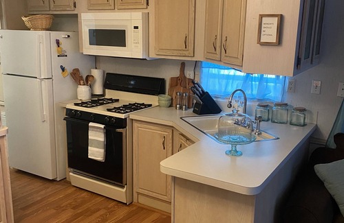 Clermont House | Secured Community w/3 pools, Golf. Lakes all around. 30 min from theme parks.