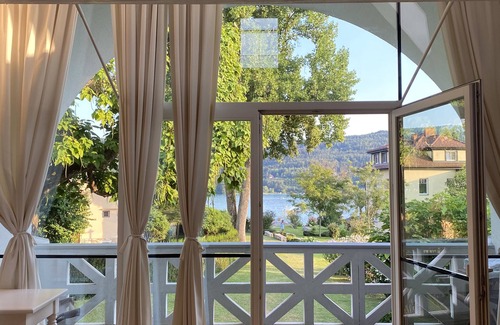 Krumpendorf am Woerther See House | SEEHAUS directly on Lake Wörthersee with its own beach