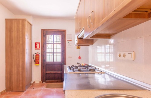 Cacin Cottage | Seek tranquility in a natural setting at Casa Pepita.