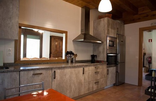 Urraul Bajo Cottage | Self catering El Torreón de la Bruna for 16 people