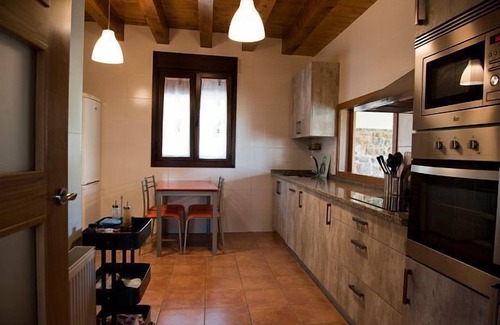 Urraul Bajo Cottage | Self catering El Torreón de la Bruna for 16 people