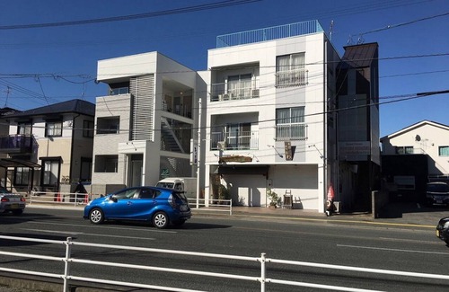 Kasuga Apartment | Self-catering with Wi-fi and amenities. 10 minutes from JR Kasuga Station. MIYUKIHOUSE302