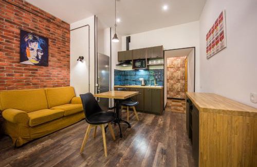 Verkhnie Misto Apartment | Self Check-in Apartments near Landscape Alley