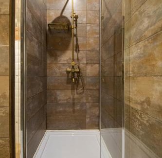 Verkhnie Misto Apartment | Self Check-in Apartments near Landscape Alley