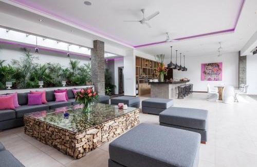 Kerobokan Villa | Seminyak Luxueuse Villa 61 Br 18 Personnes