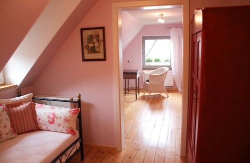 Senheim Apartment | Senhalser Höfe, nut storage ✸✸✸✸✸