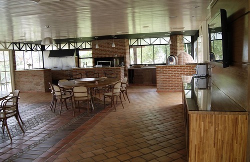 Cabreuva House | Sensational Site, Many Leisure Options !