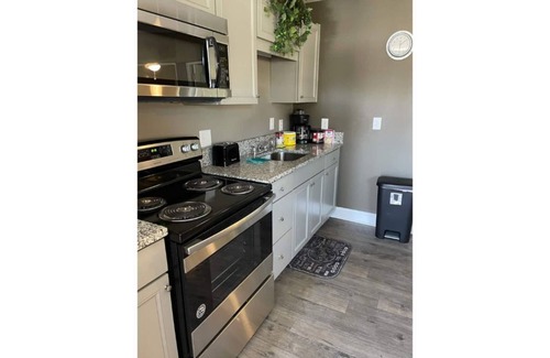 Warner Robins House | Sept 14 - Sept 30 available