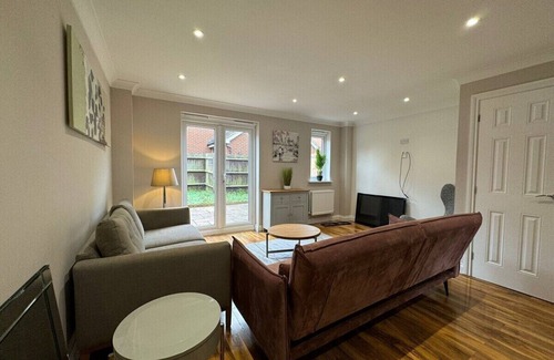 Swindon Apartment | September Disc Long Stay - Contractors