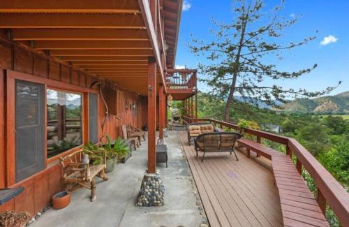 Three Rivers House | SEQUOIA LOOKOUT LODGE